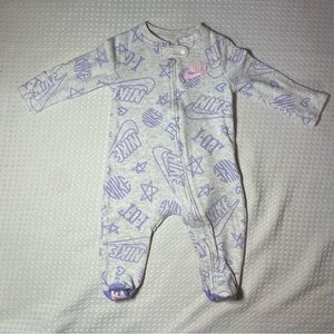 Nike Footed Sleeper 0-3